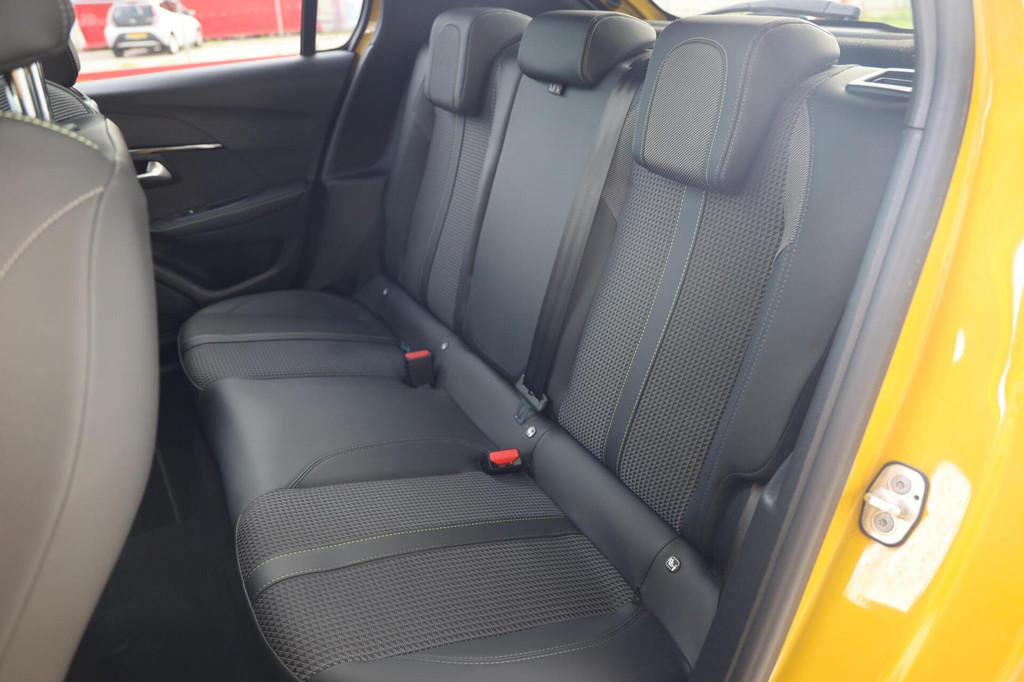 Peugeot e-208 (S582FL) met abonnement