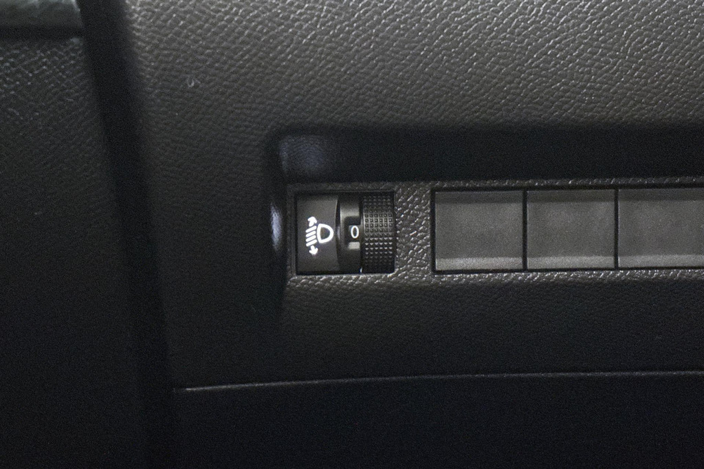 Peugeot 208 (HRV77P) met abonnement