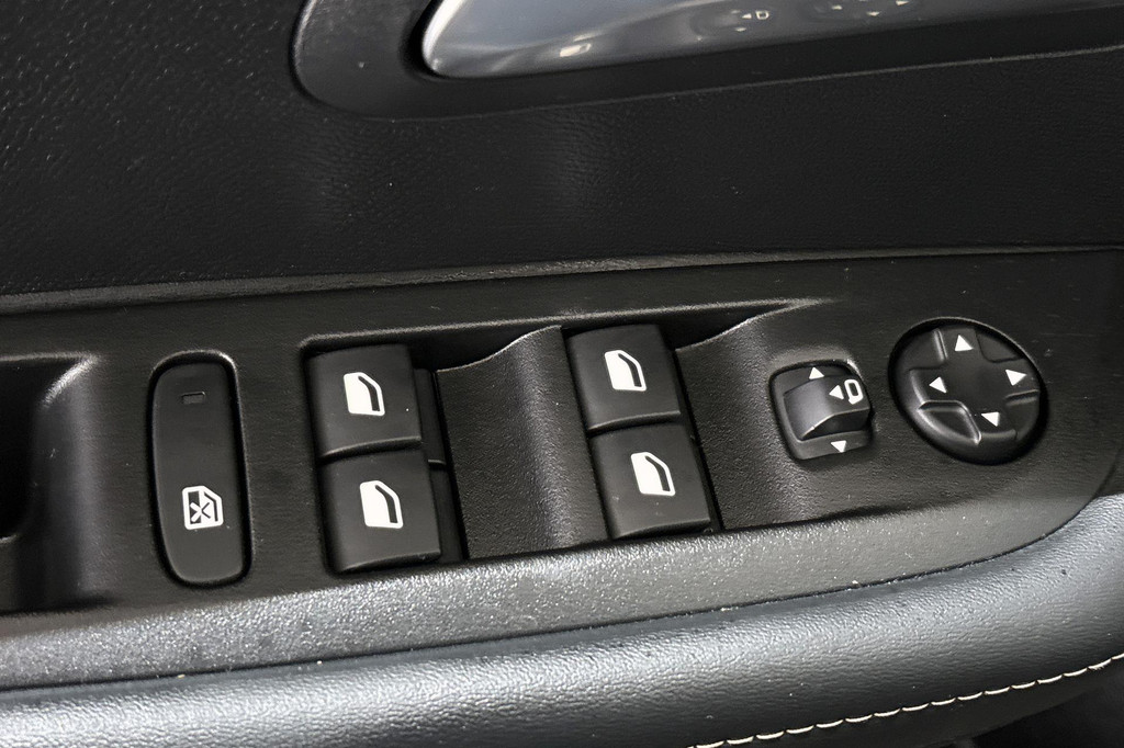 Peugeot 208 (HRV77P) met abonnement