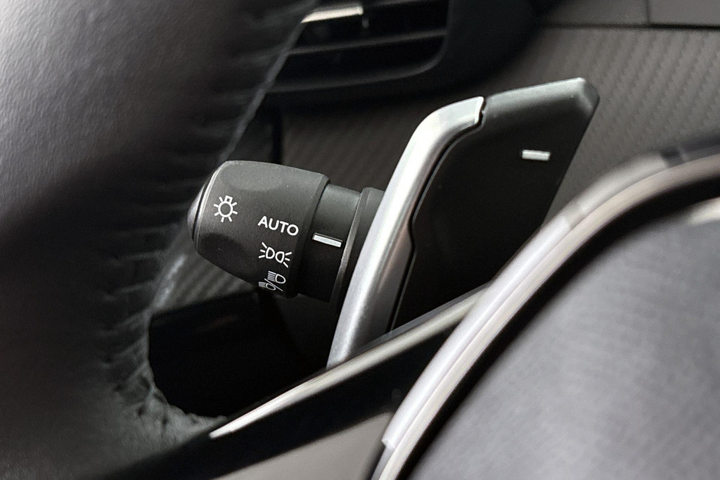Peugeot 208 (HRV77P) met abonnement