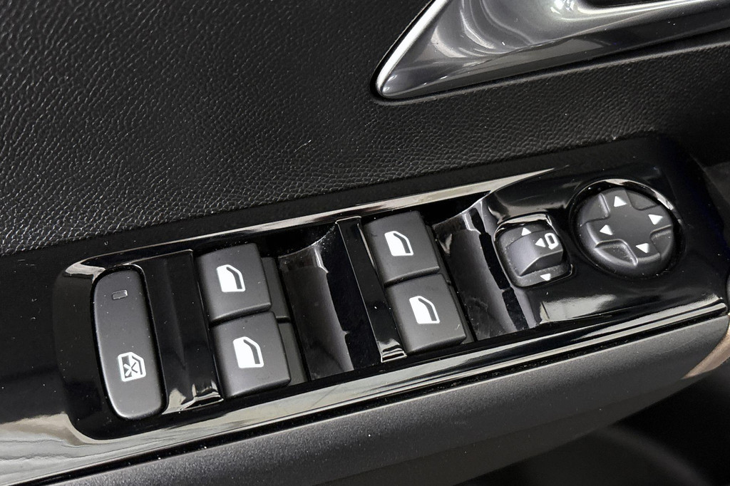 Lancia Ypsilon (HRH45H) met abonnement