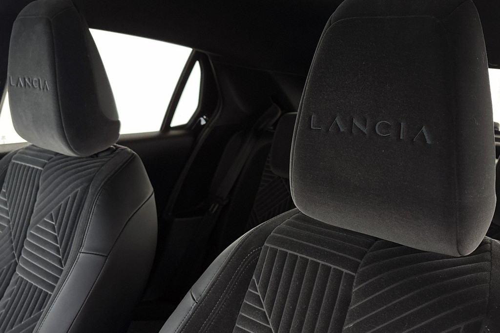 Lancia Ypsilon (HRH45H) met abonnement