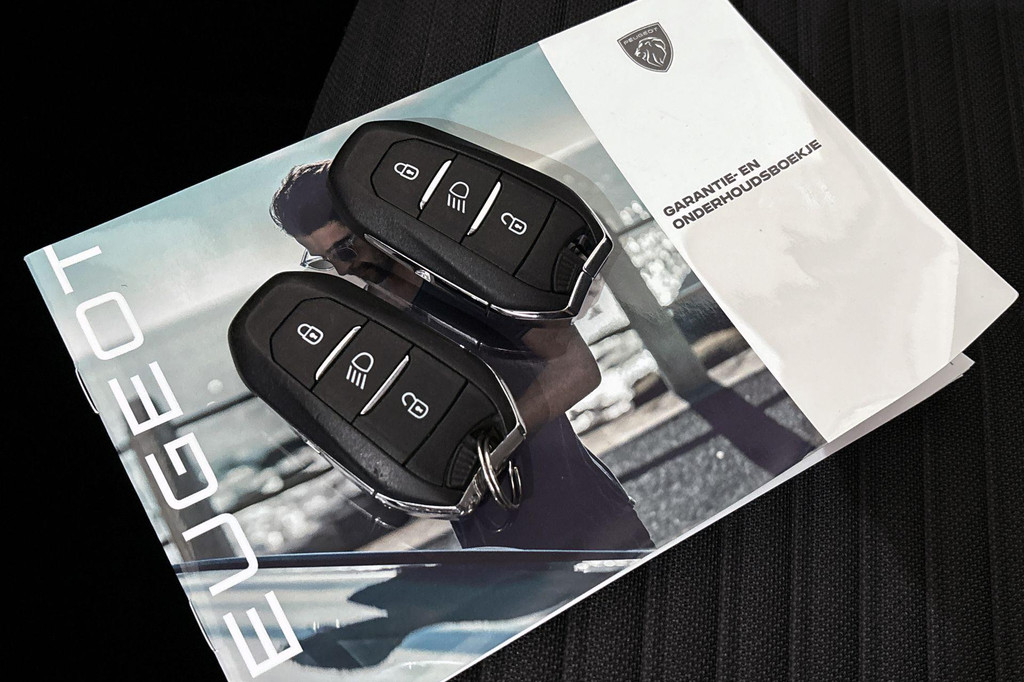 Peugeot e-208 (T436ZS) met abonnement