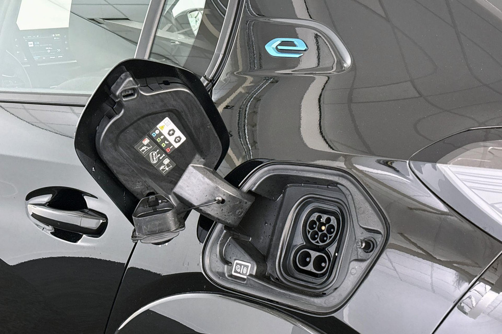 Peugeot e-208 (T436ZS) met abonnement