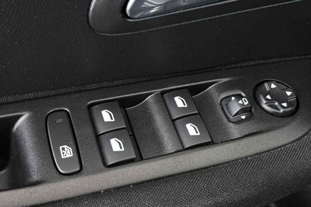 Peugeot e-208 (T436ZS) met abonnement
