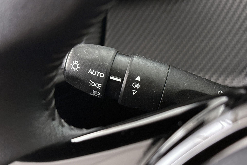 Peugeot e-208 (T436ZS) met abonnement