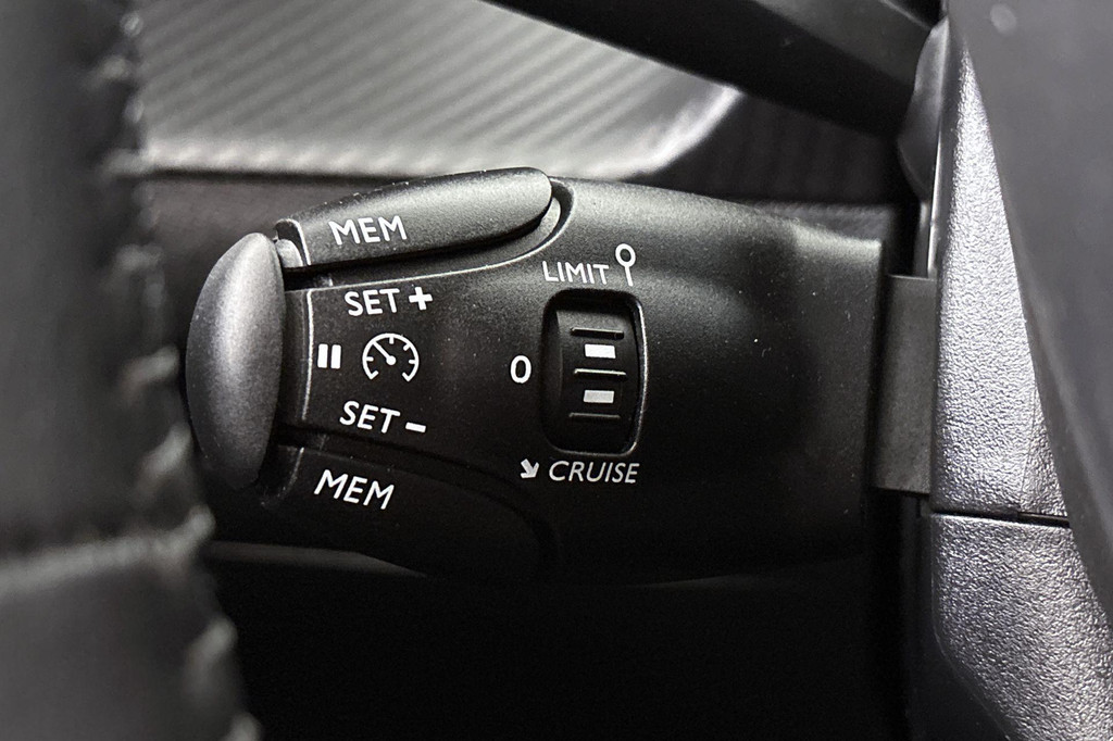Peugeot 208 (T046TS) met abonnement