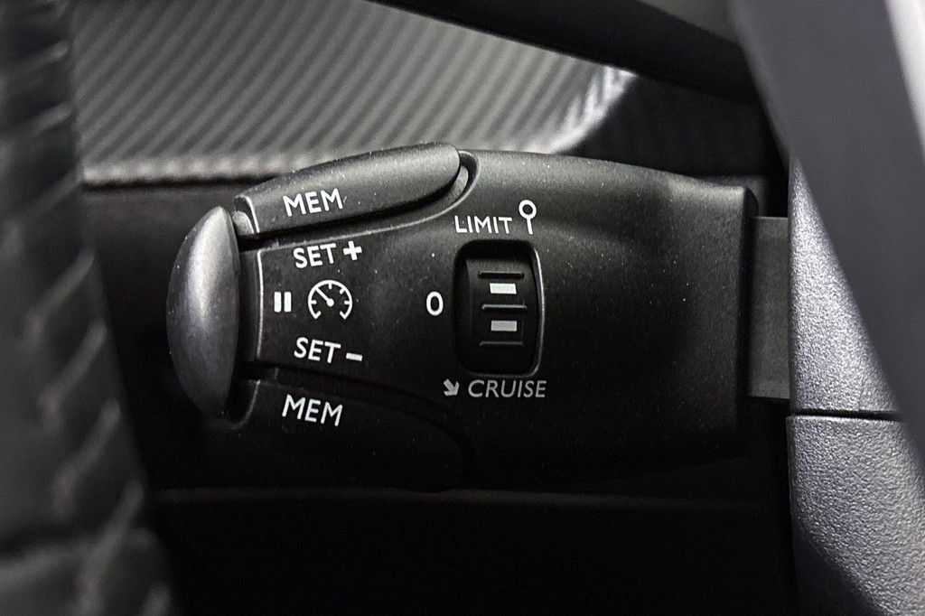 Peugeot e-208 (P964SB) met abonnement