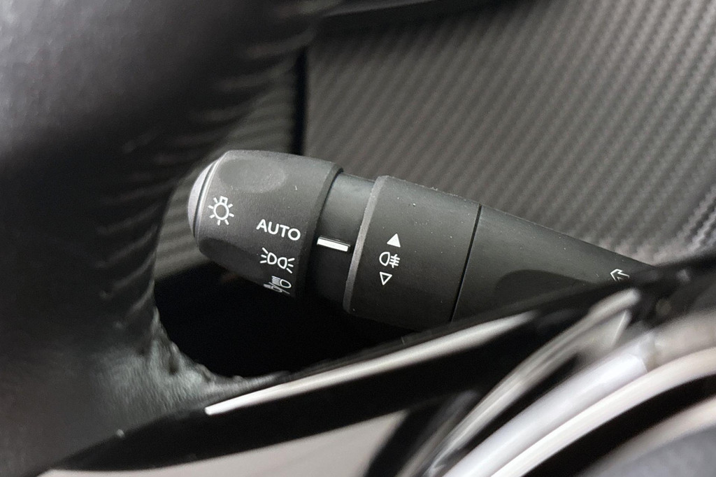 Peugeot e-208 (P964SB) met abonnement