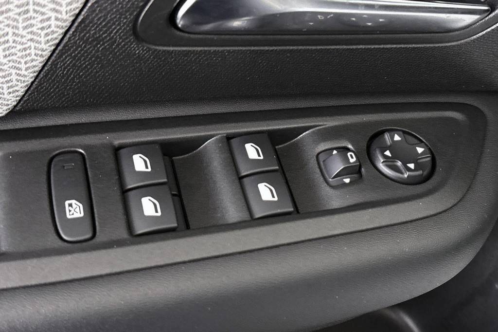 Citroën Ë-C4 (GKB89D) met abonnement