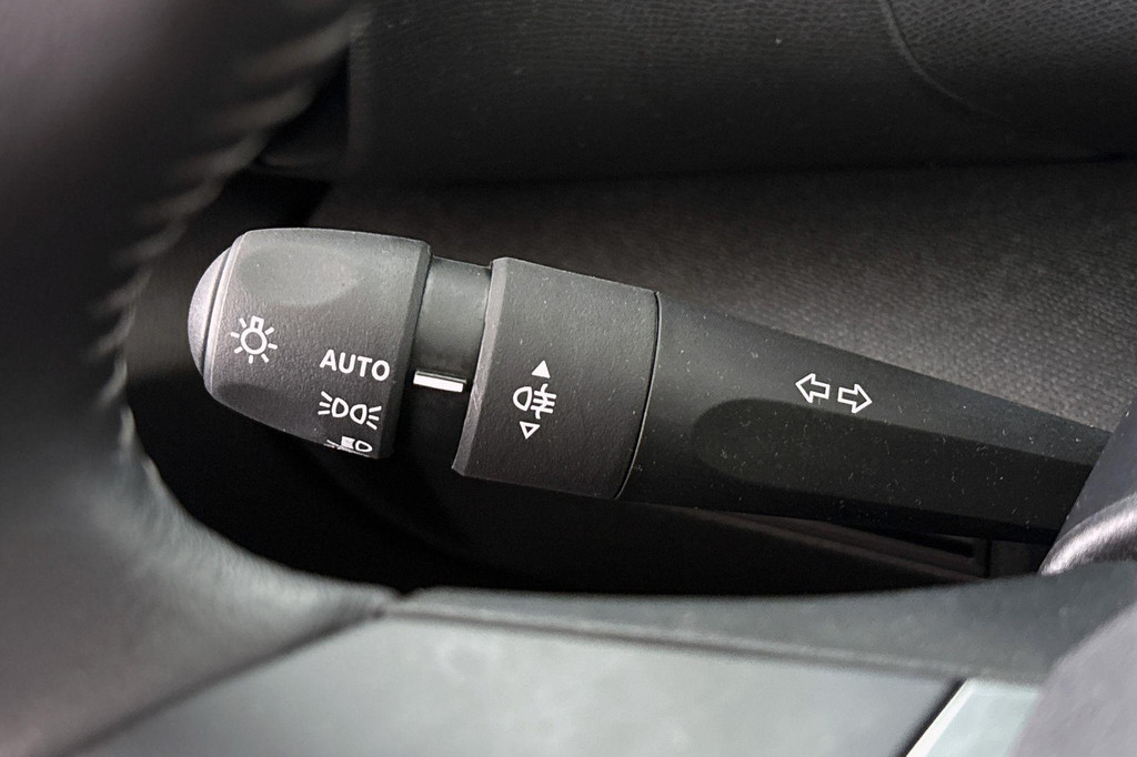 Citroën Ë-C4 (GKB89D) met abonnement
