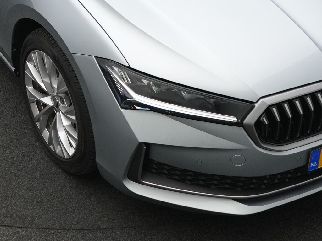 ŠKODA Superb (HKK19R) met abonnement