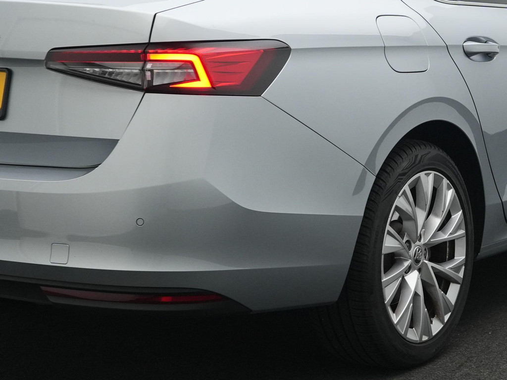 ŠKODA Superb (HKK19R) met abonnement