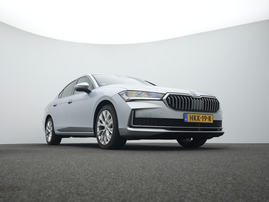 ŠKODA Superb (HKK19R) met abonnement