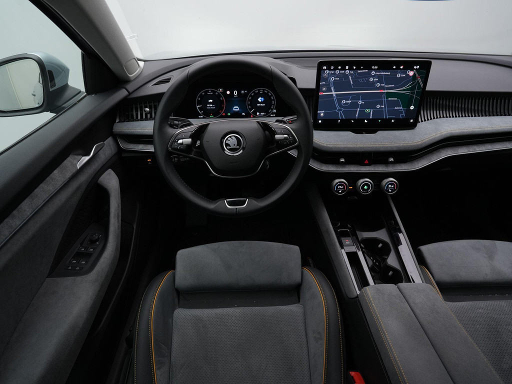 ŠKODA Superb (HKK19R) met abonnement