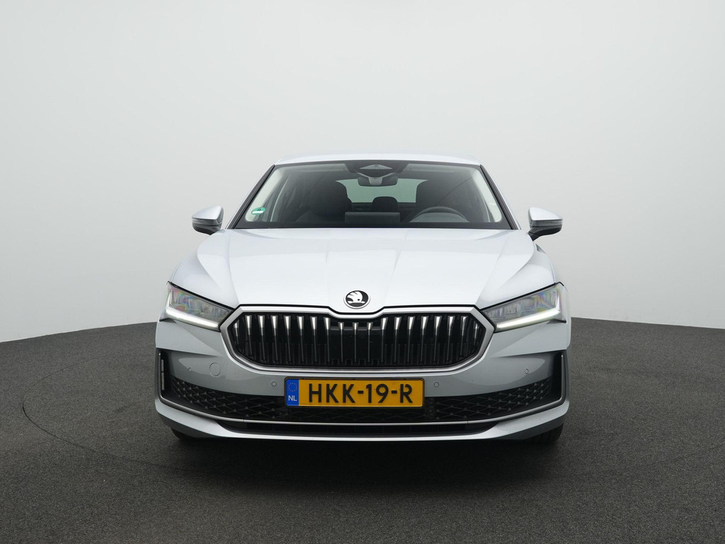 ŠKODA Superb (HKK19R) met abonnement