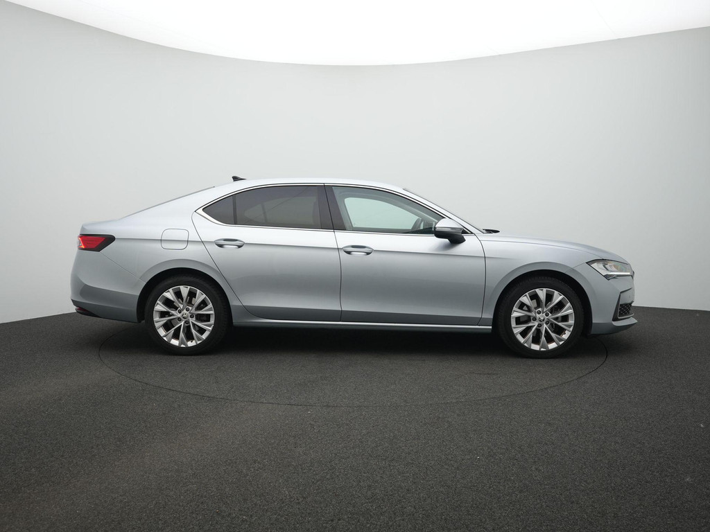 ŠKODA Superb (HKK19R) met abonnement