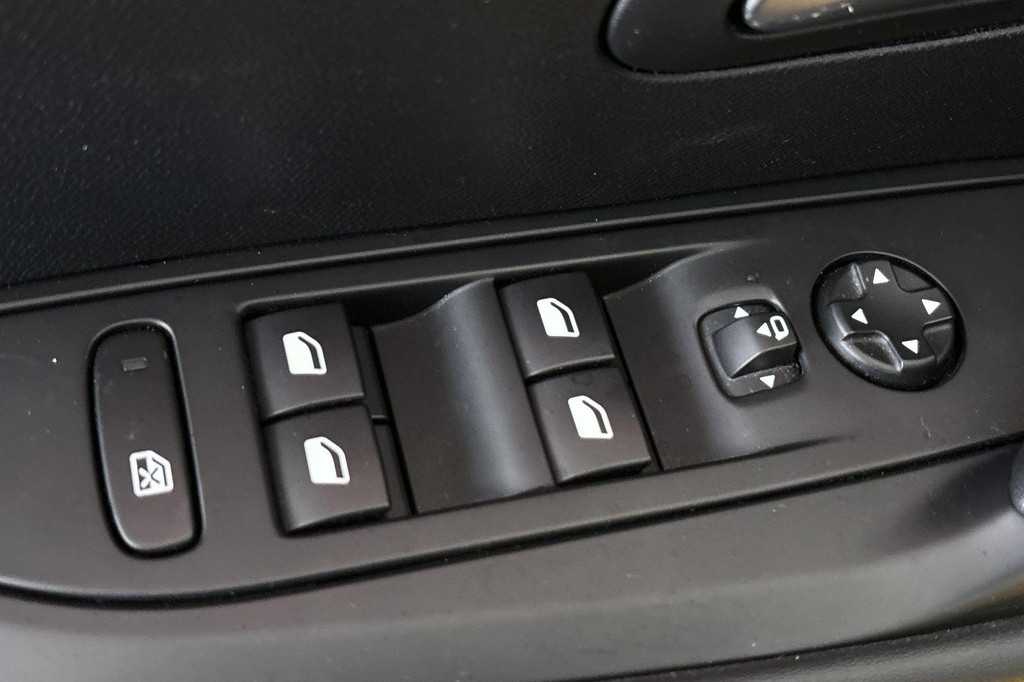 Peugeot 208 (P584GF) met abonnement