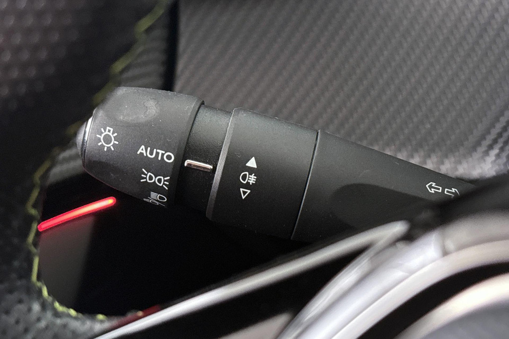 Peugeot 208 (P584GF) met abonnement