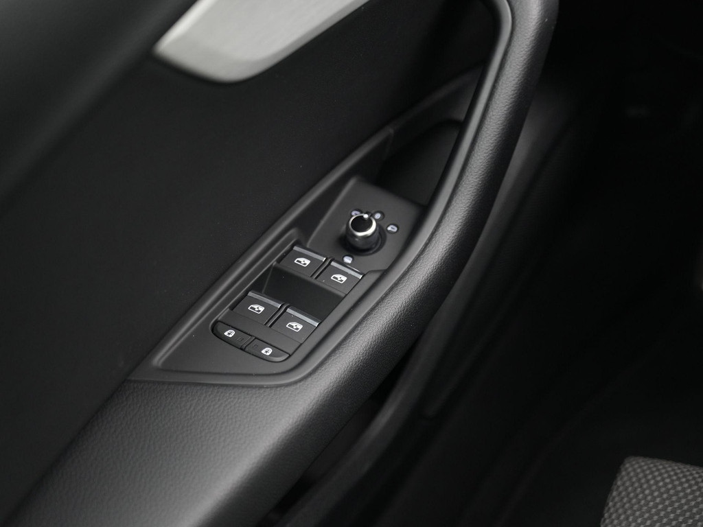Audi A4 (S961BL) met abonnement