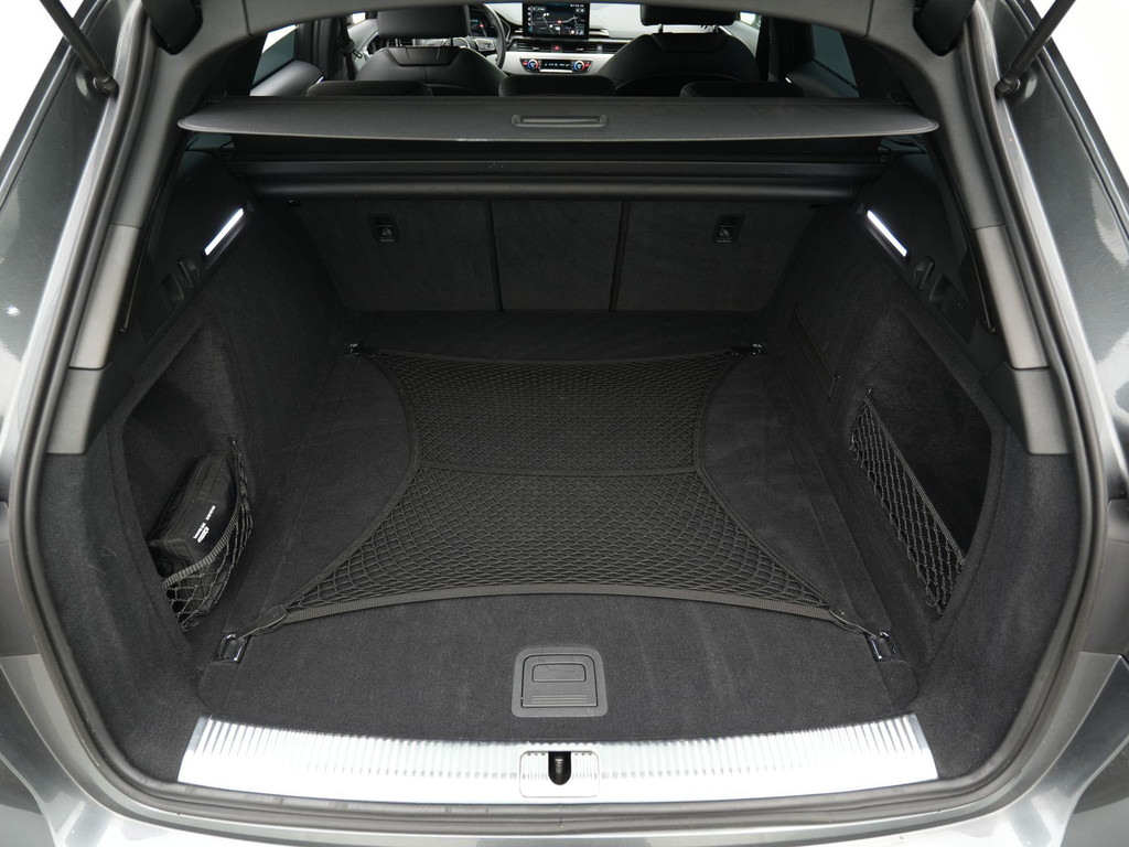 Audi A4 (S961BL) met abonnement