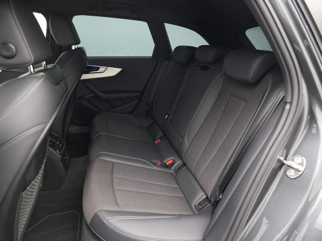 Audi A4 (S961BL) met abonnement