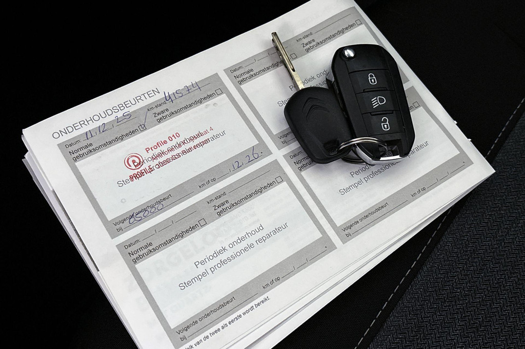 Citroën Ë-C4 (T162PX) met abonnement