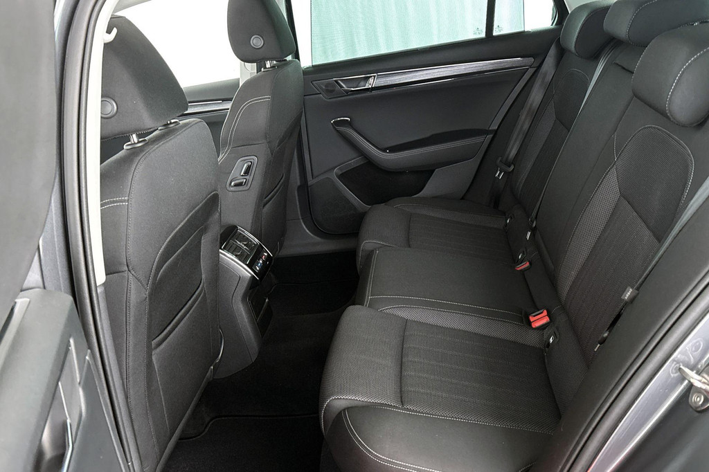 ŠKODA Superb (KVV53X) met abonnement