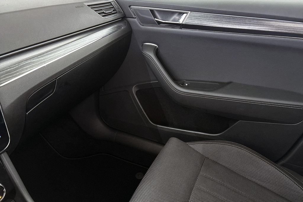 ŠKODA Superb (KVV53X) met abonnement
