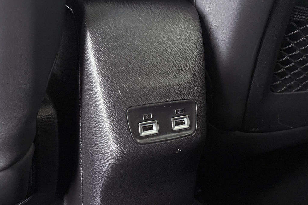 Peugeot e-208 (L578JH) met abonnement
