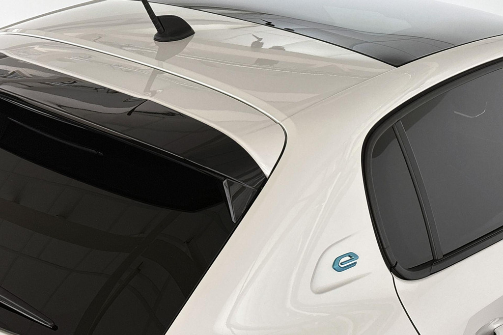 Peugeot e-208 (L578JH) met abonnement