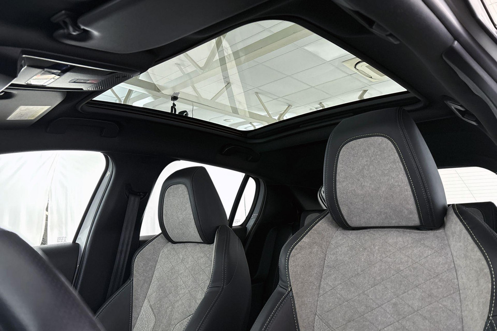 Peugeot e-208 (L578JH) met abonnement