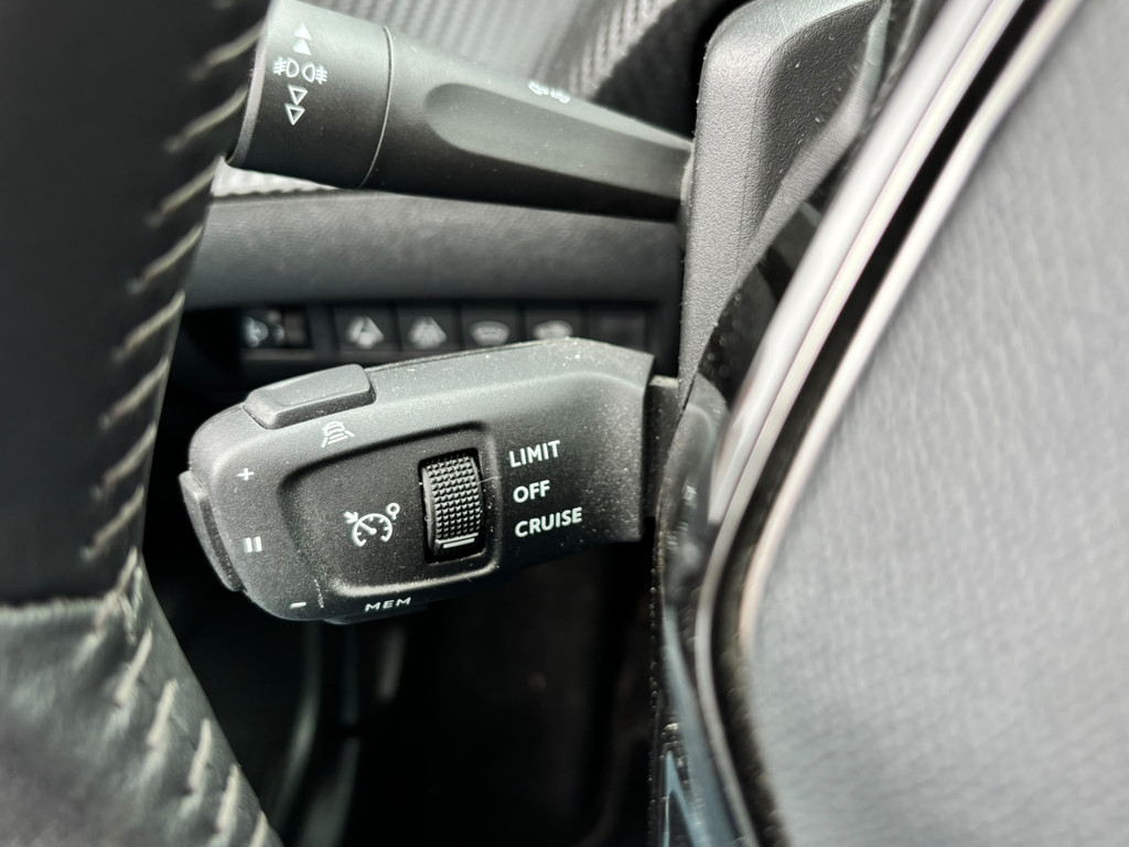 Peugeot e-2008 (L389TJ) met abonnement