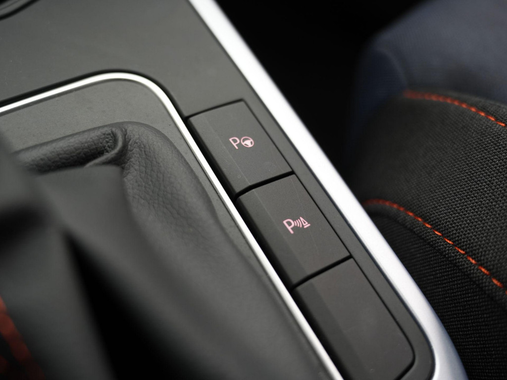 Seat Arona (KRF65G) met abonnement