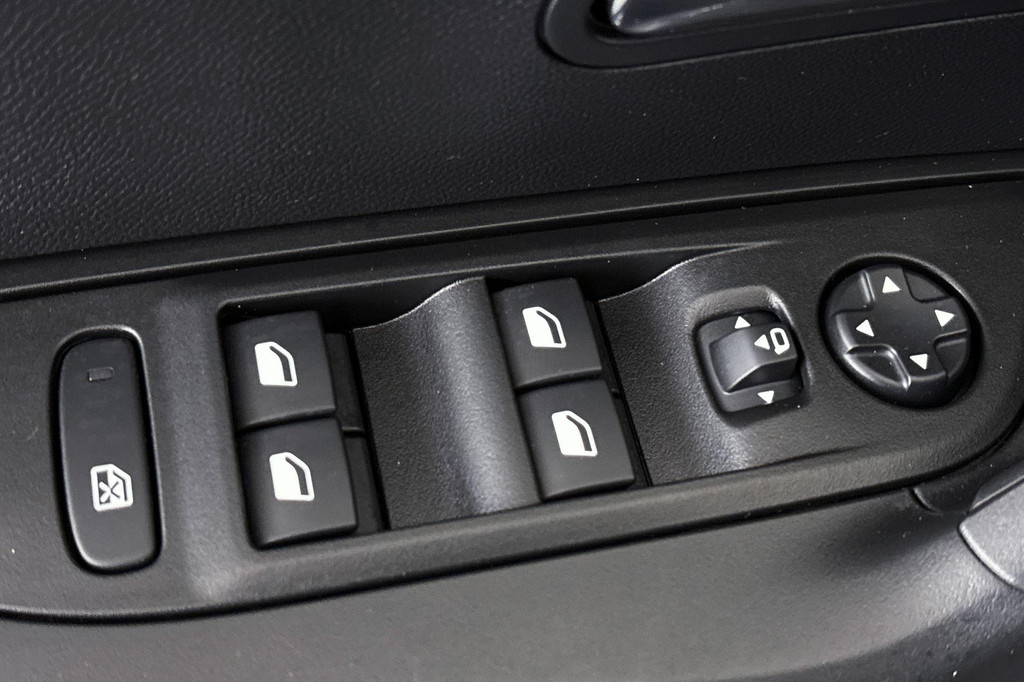 Peugeot 2008 (HHZ83L) met abonnement