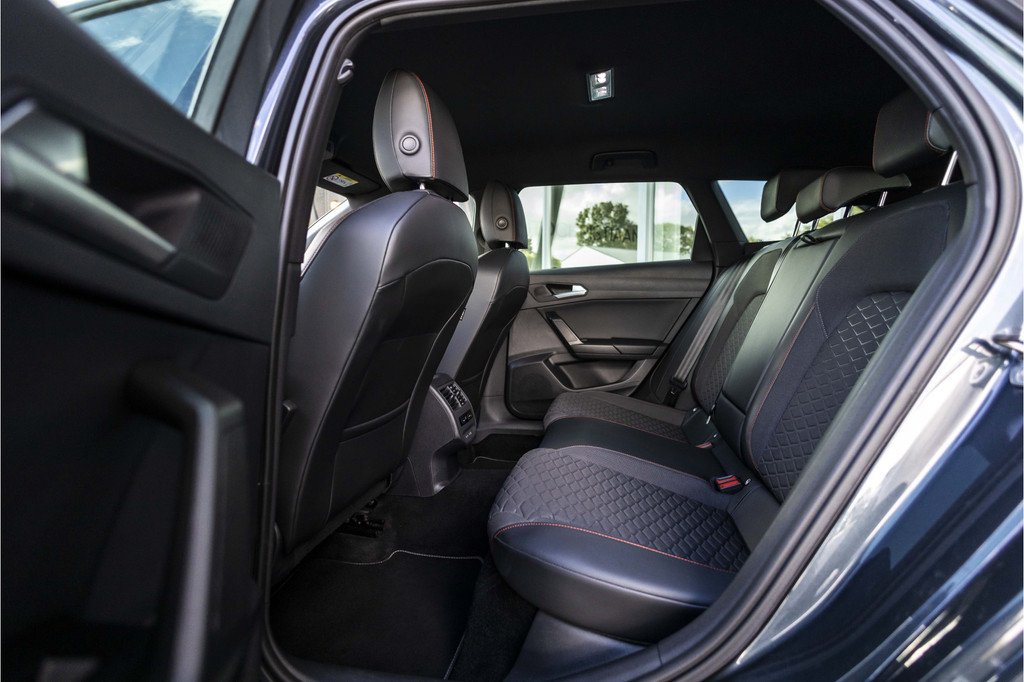 Seat Leon Sportstourer (K809ZF) met abonnement