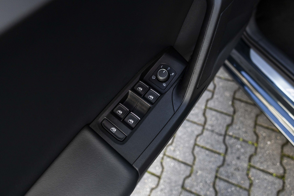 Seat Leon Sportstourer (K809ZF) met abonnement