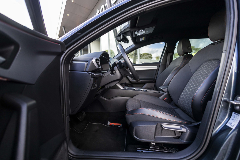 Seat Leon Sportstourer (K809ZF) met abonnement