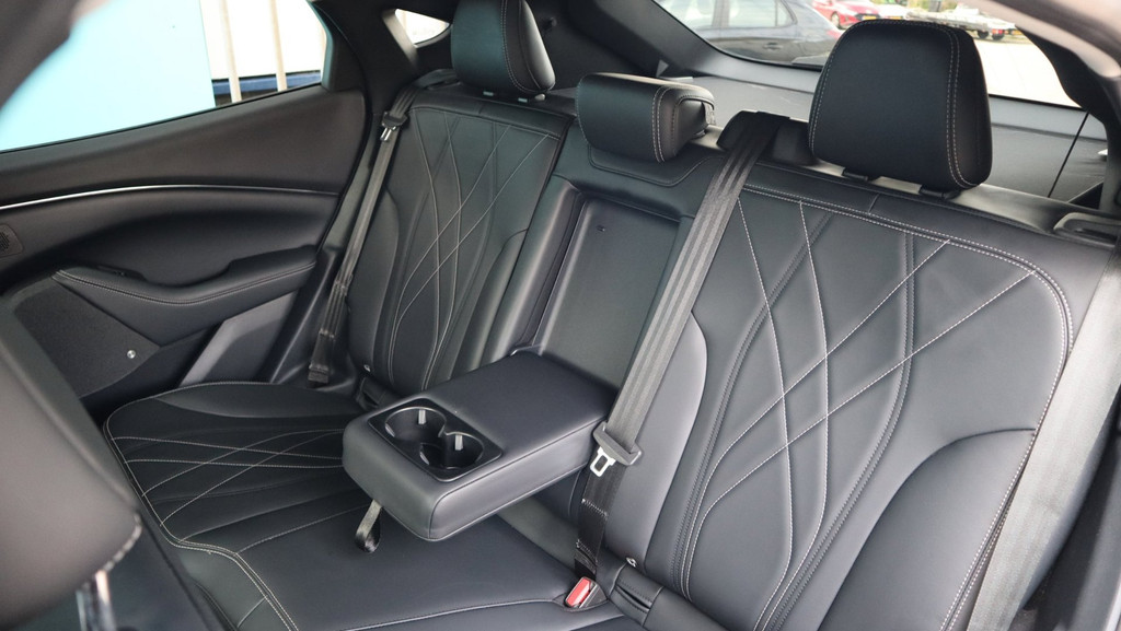 Ford Mustang Mach-E (L904XH) met abonnement