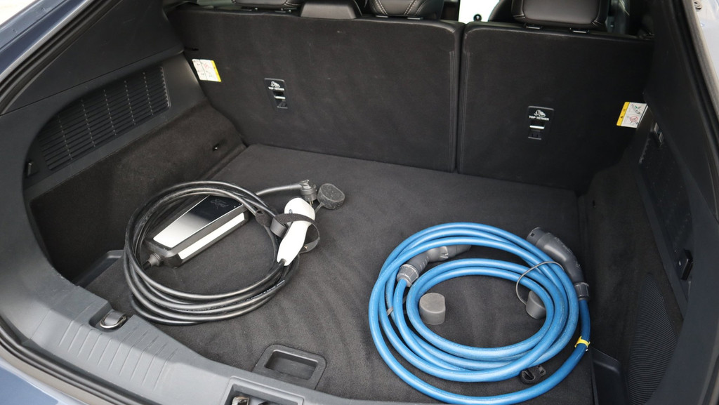 Ford Mustang Mach-E (L904XH) met abonnement