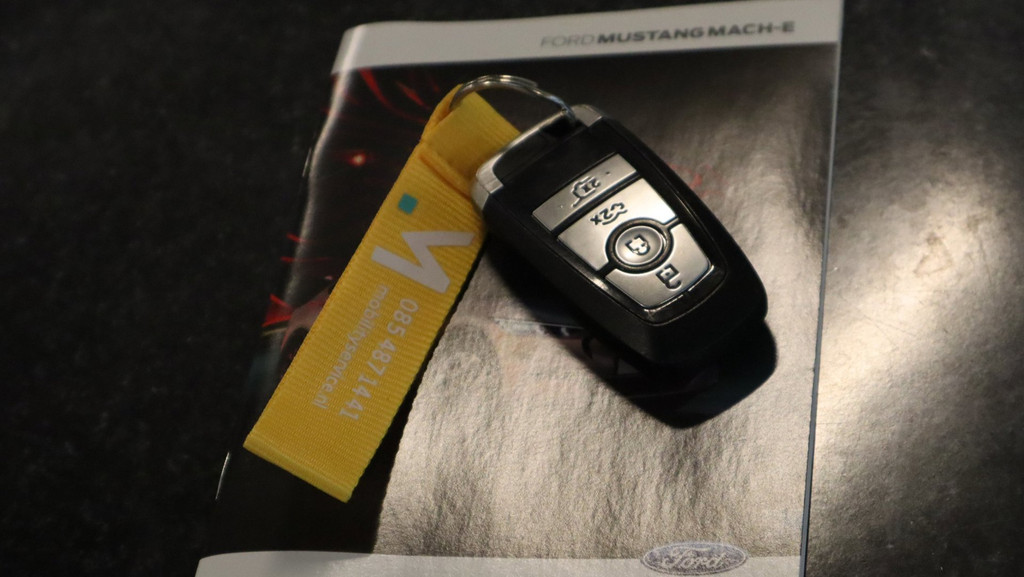 Ford Mustang Mach-E (L904XH) met abonnement