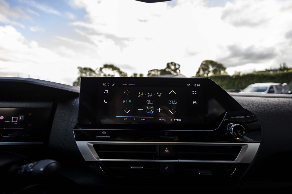 Citroën Ë-C4 (Z457RH) met abonnement