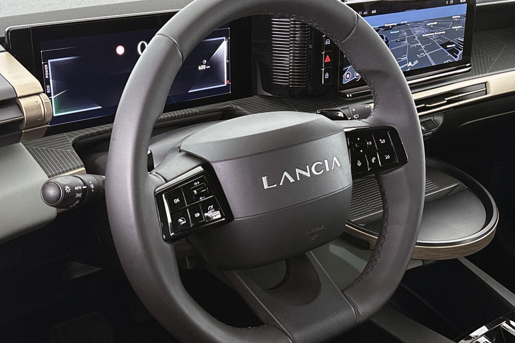 Lancia Ypsilon (HXF17L) met abonnement