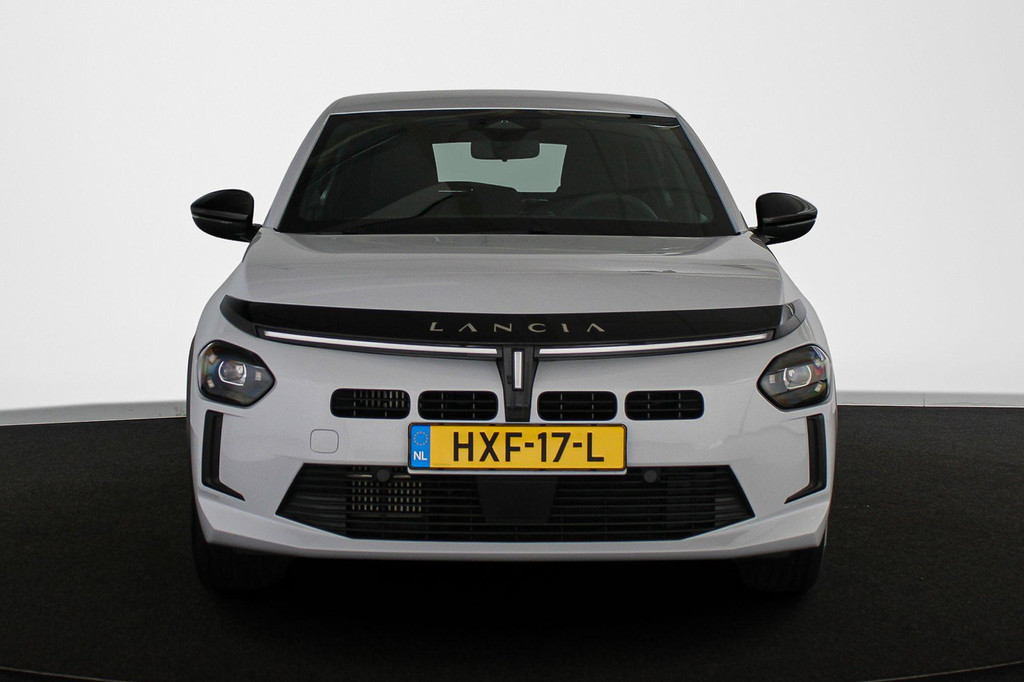 Lancia Ypsilon (HXF17L) met abonnement