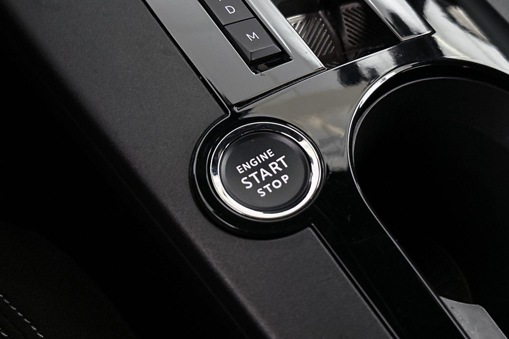 Lancia Ypsilon (HXF17L) met abonnement