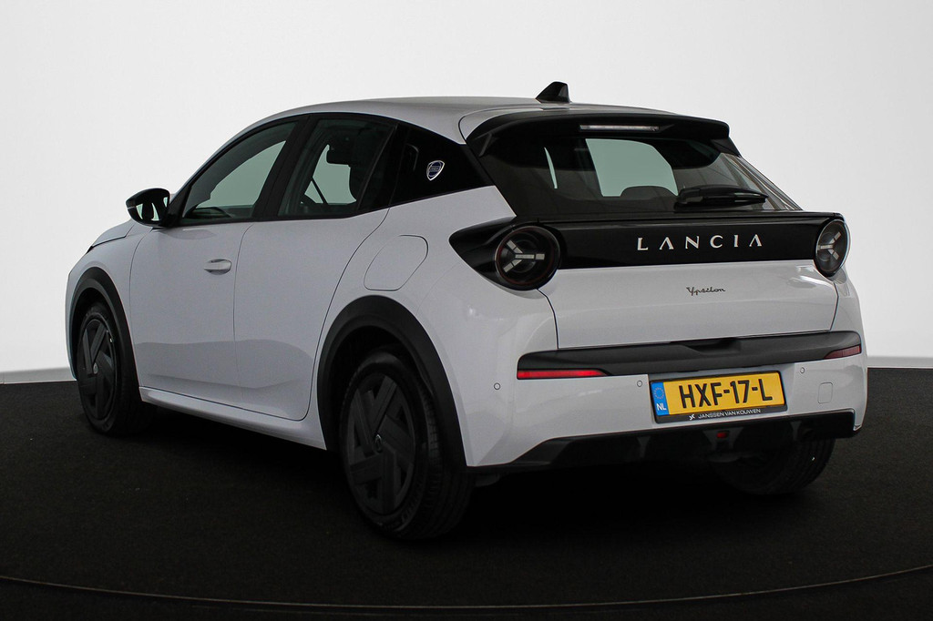 Lancia Ypsilon (HXF17L) met abonnement