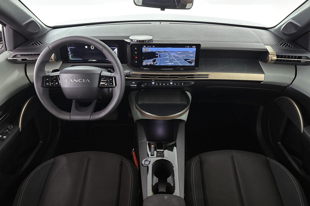 Lancia Ypsilon (HXF17L) met abonnement
