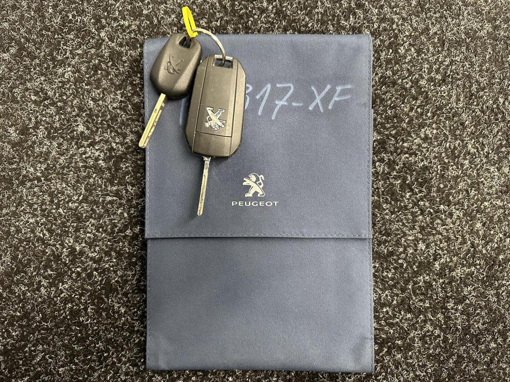 Peugeot 208 (P317XF) met abonnement