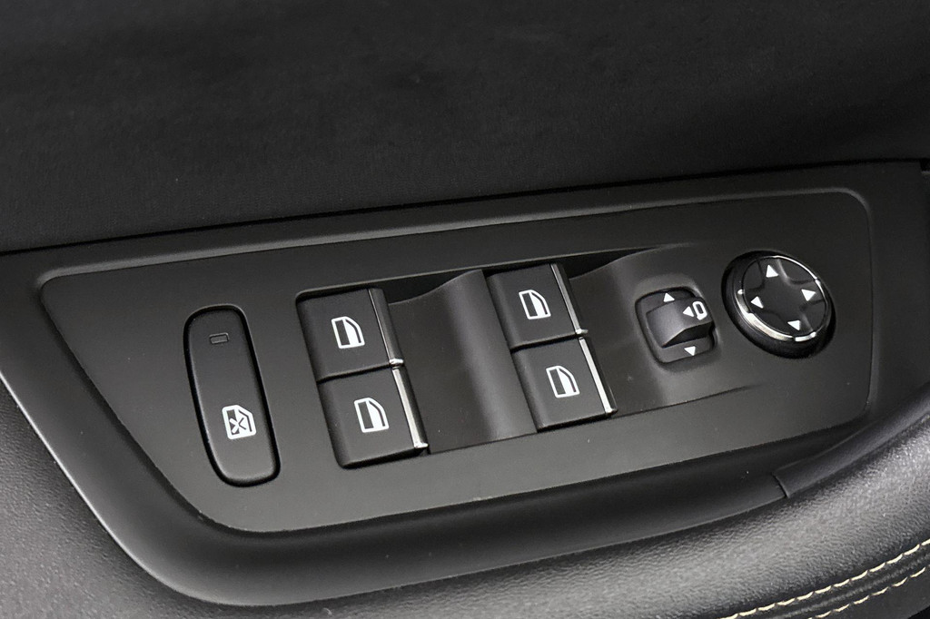 Peugeot 508 (X133HF) met abonnement