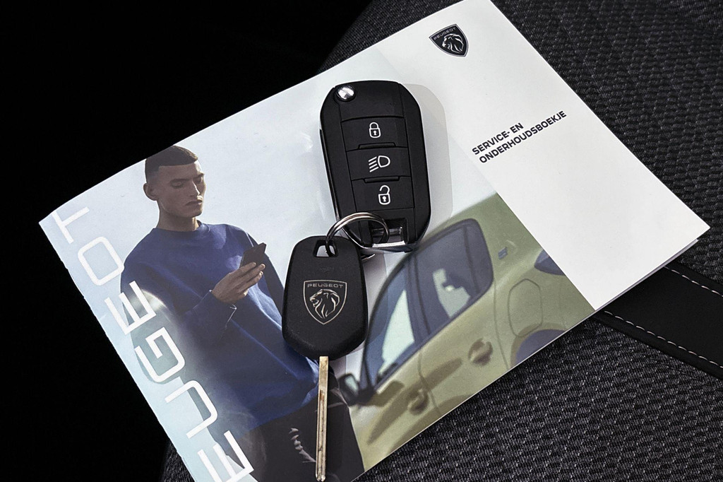 Peugeot 208 (HPS03T) met abonnement